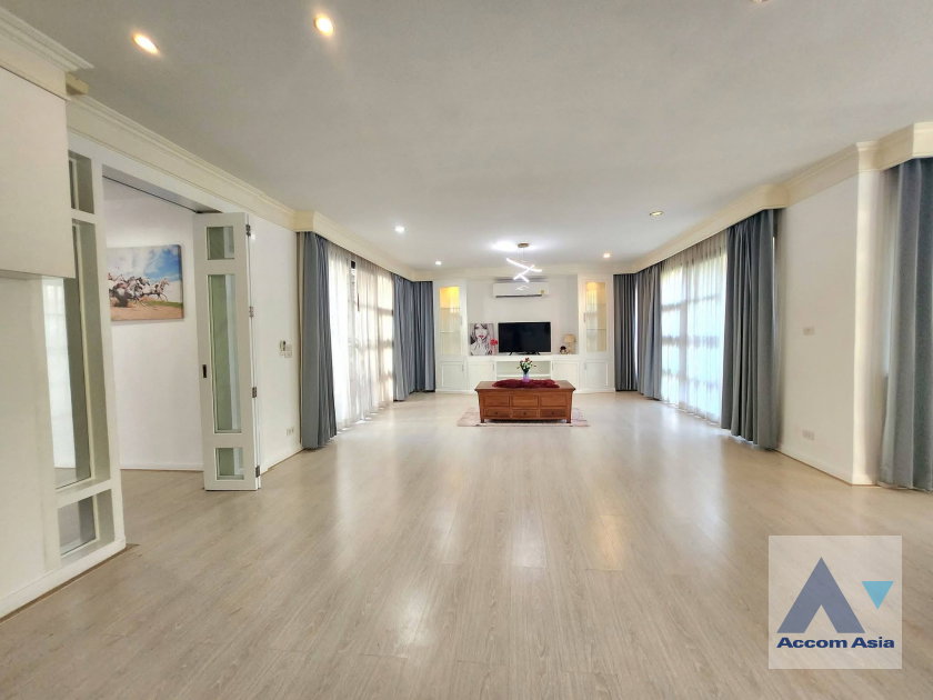 รูป 🔼🔽 AccomA 📩 Pet friendly,Partly Furnished,Huge Terrace 4 BR House @The Noble Ekkamai 22 (AA44829) - รูปที่ 2/9