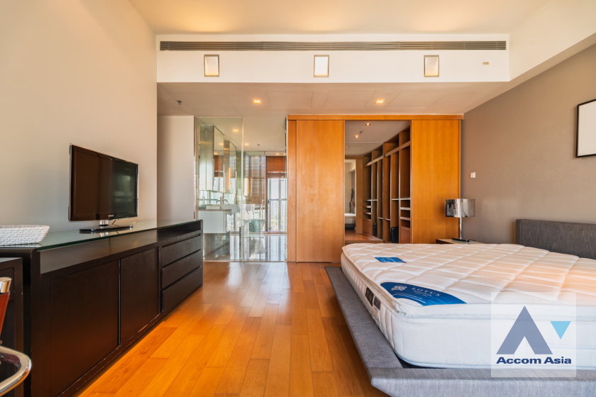 รูป 🔼🔽 AccomA 📩 Modern condo with glass walls and wooden built-ins (1518394) - รูปที่ 14/20