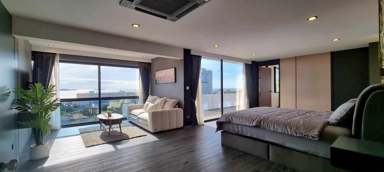 รูป Stunning Penthouse for Sale at Sombat Condoview Pattaya - รูปที่ 18/32
