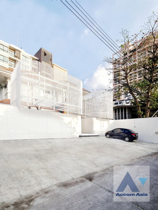 รูป 🔼🔽 AccomA 📩  4 BR House in Chan Kasem (AA36725) - รูปที่ 2/2