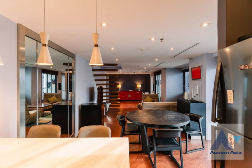 picture 🔼🔽 AccomA 📩 Stylish condominium with wood stairs and city charm (AA37442) - 7/20