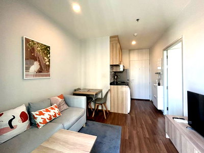 Condos for rent Ratchadaphisek Road : Noble Revolve Ratchada 2 🍁 near MRT Cultural Center 🍁 fully furnished Just drag your bags and move in. 