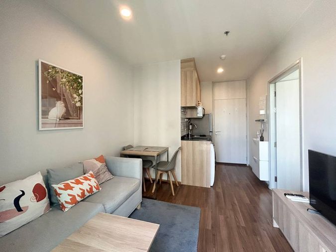 Noble Revolve Ratchada 2 🍁 near MRT Cultural Center 🍁 fully furnished Just drag your bags and move in. 