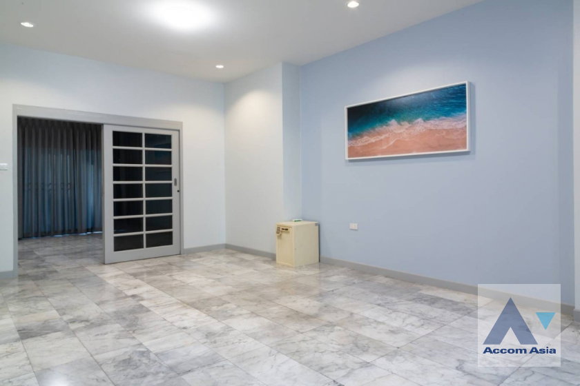 รูป 🔼🔽 AccomA 📩 Spacious townhouse with greenery and open-plan comfort in Sathorn - รูปที่ 11/15