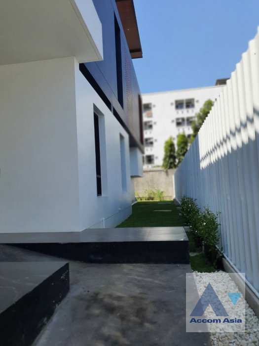 รูป 🔼🔽 AccomA 📩 Luxury,Fully Furnished 5 BR House in  Suan Luang (AA41324) - รูปที่ 13/18