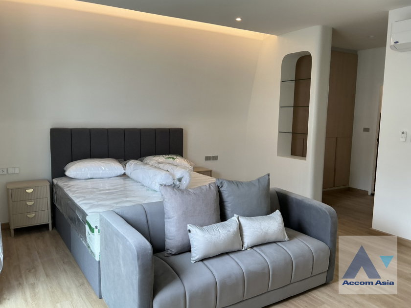 picture 🔼🔽 AccomA 📩 Fully Furnished 4 BR Townhouse in Khlong Tan Nuea (AA45144) - 11/15