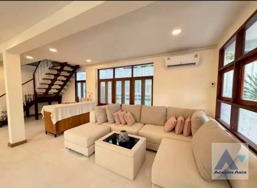 picture 🔼🔽 AccomA 📩 Home Office 5 BR House in Phra Khanong (AA44429) - 2/17