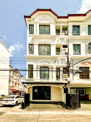Home office for sale Town in town : 🌿 **VS0027 🏢 Baan Klang Muang Rama 9 – Ladprao for sale, 7.79 million baht. 🚆 Near MRT Ladprao 71**