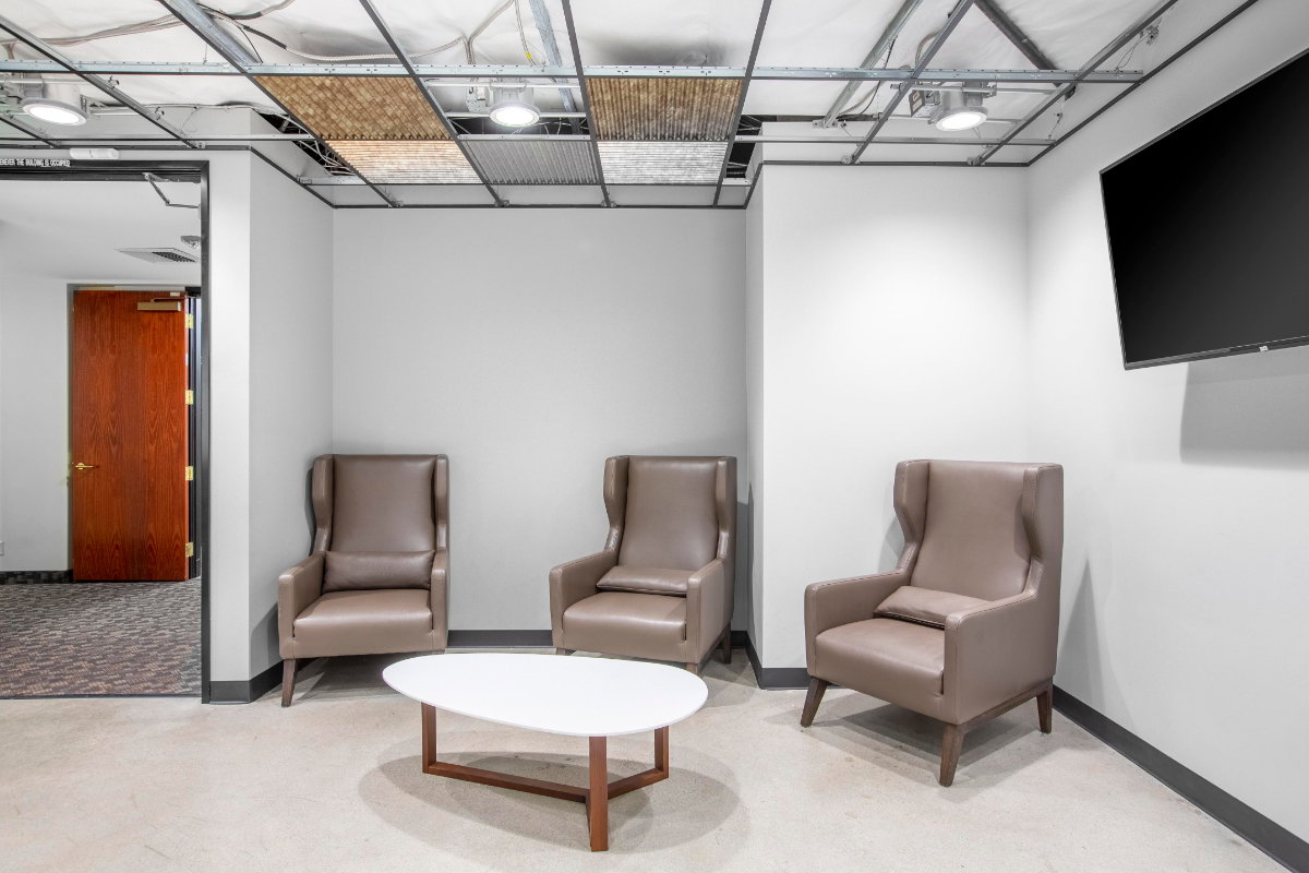 picture Fully serviced private office space for you and your team in HQ Ratchada One - 3/5