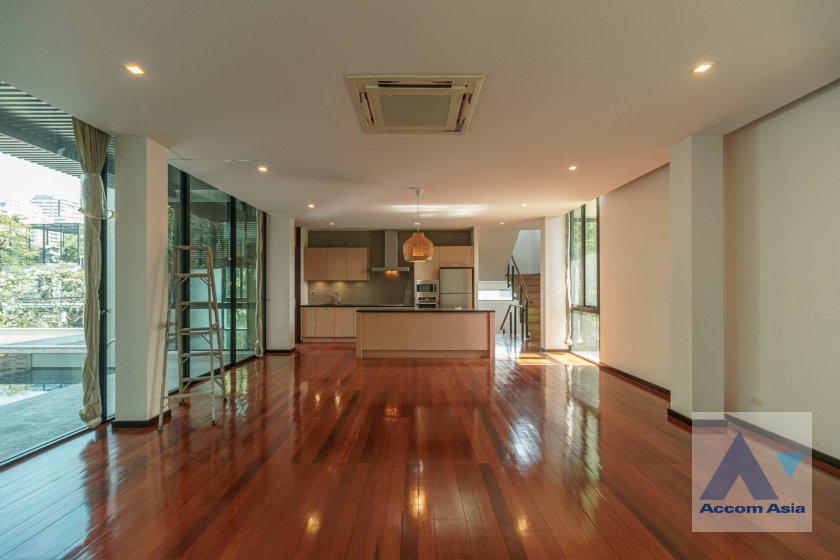 รูป 🔼🔽 AccomA 📩 Private Swimming Pool 3 BR House @Luxury House with private pool in Ekkamai (1920964) - รูปที่ 3/20