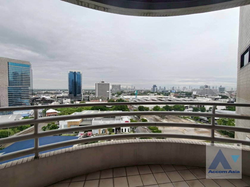 รูป 🔼🔽 AccomA 📩 Spacious condo with pool view and natural light (24536) - รูปที่ 20/20