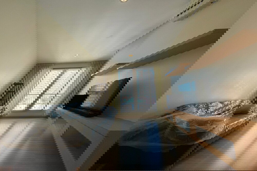 รูป 🔥 เช่าด่วน ! Life @ Sathorn 10, มีอ่างอาบน้ำ / มีเครื่องซักผ้า+อบได้ !! 2 นอน, 2 น้ำ, ทำเลดี, ชั้นสูง !!🔥Code C20221200713 แต่งครบ, พร้อมเข้าอยู่📣 - รูปที่ 1/8