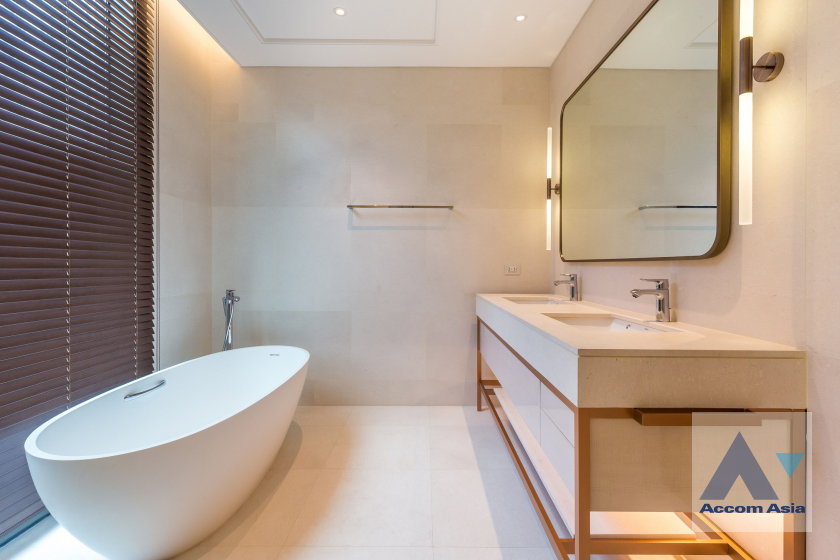 picture 🔼🔽 AccomA 📩 Luxury 2 BR Condominium @Baan Sindhorn (AA36225) - 17/20