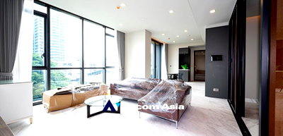 คอนโดให้เช่า : 🔼🔽 AccomA 📩 Chic condominium with warm finishes and skyline view (AA33301)