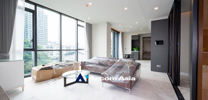 รูป 🔼🔽 AccomA 📩 Chic condominium with warm finishes and skyline view (AA33301) - รูปที่ 1/18