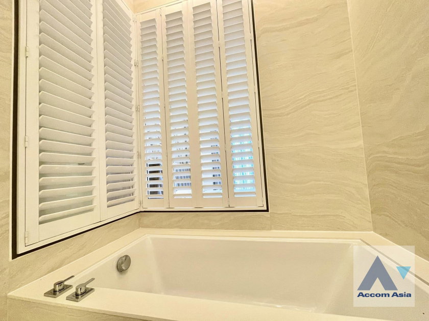 picture 🔼🔽 AccomA 📩 The Strand Thonglor - 12/17