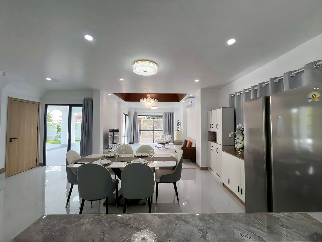 รูป 4 Bedroom Pool Villa for Sale in Chaiyapruek Pattaya - รูปที่ 8/16