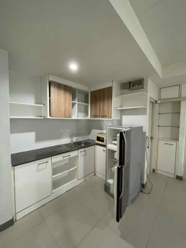 Room for rent (The Iris Condo)