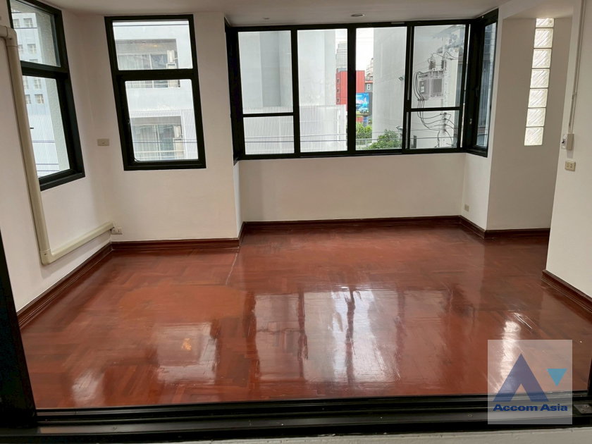 picture 🔼🔽 AccomA 📩  4 BR Townhouse in  Lumphini (AA44375) - 11/15