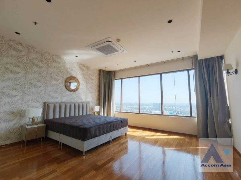 picture 🔼🔽 AccomA 📩  3 BR Condominium @The Emporio Place (AA36233) - 8/19