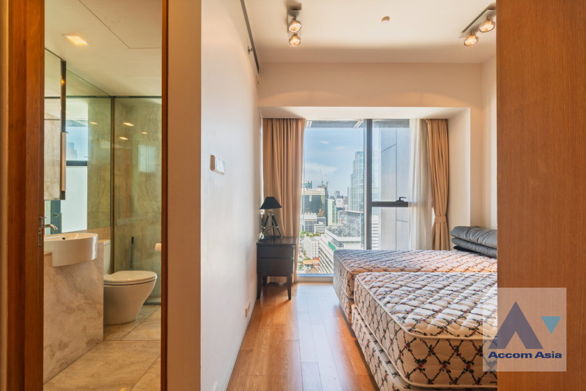 รูป 🔼🔽 AccomA 📩 Modern condo with glass walls and wooden built-ins (1518394) - รูปที่ 19/20