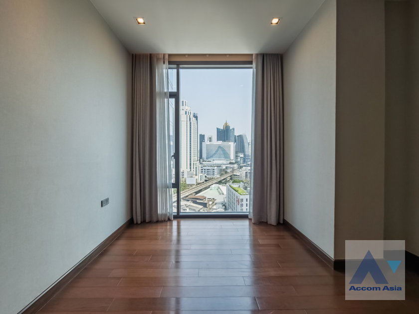 picture 🔼🔽 AccomA 📩 Modern condominium with Full-Length Windows and City Views in Sukhumvit (AA42985) - 13/17