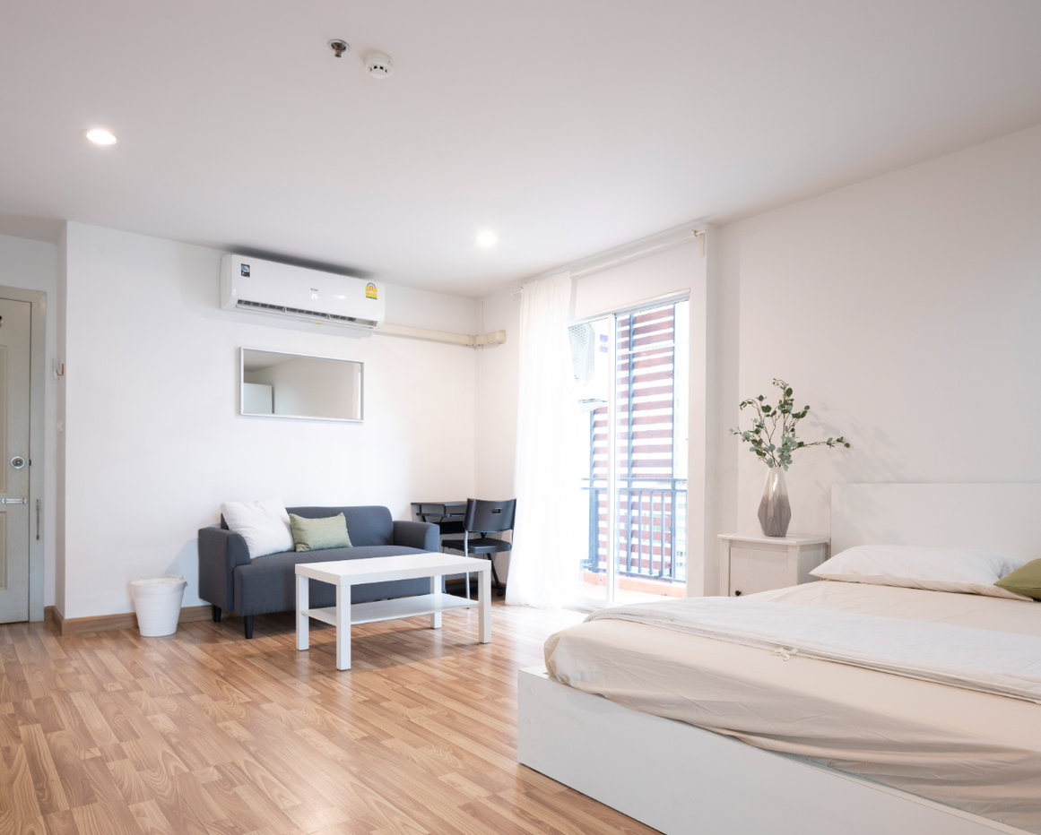 picture Condo for Rent or Sale – Regent Home 12 🏙️🌟 - 4/11