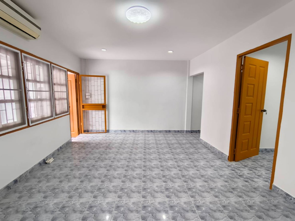 picture House for Sale: Sriracha, Nong Yai Bu 12 - 2/5