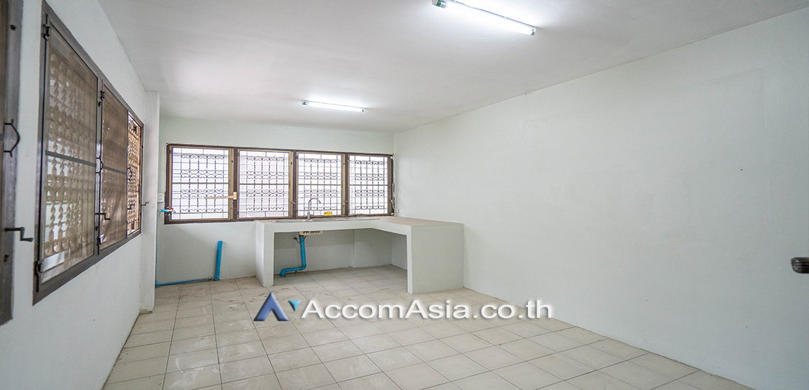 รูป 🔼🔽 AccomA 📩 Home Office 3 BR House in Khlong Toei Nuea (AA24422) - รูปที่ 9/18
