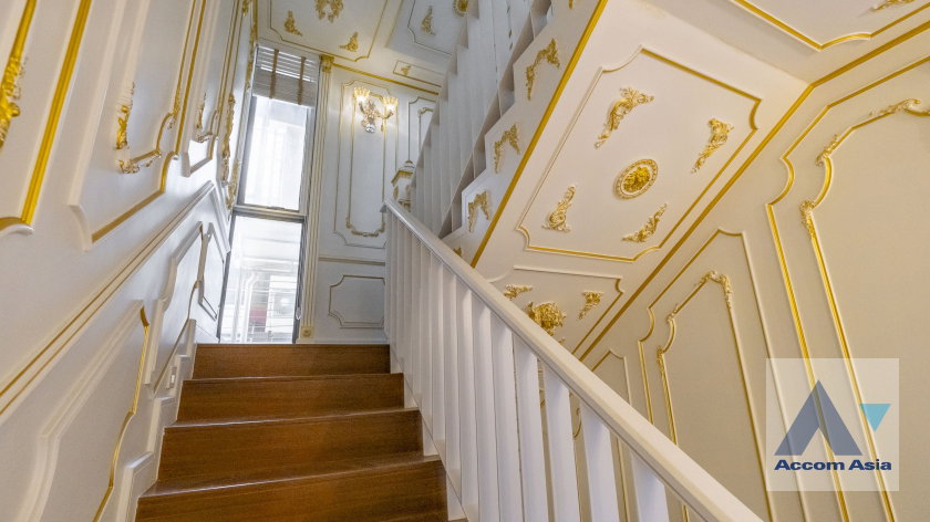 picture 🔼🔽 AccomA 📩 European Classic-Style Luxury Home (AA35121) - 10/20