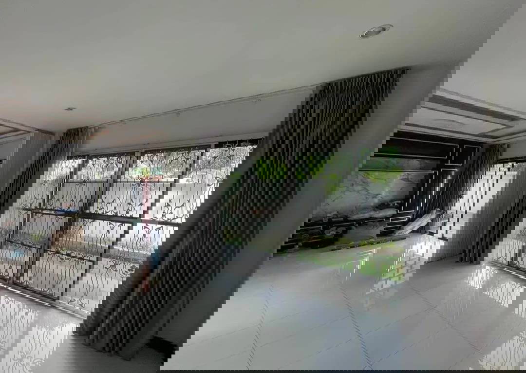 picture For rent Single house 2.5 stories 4 bed 4 bath at Chimplee6/1 - 2/15