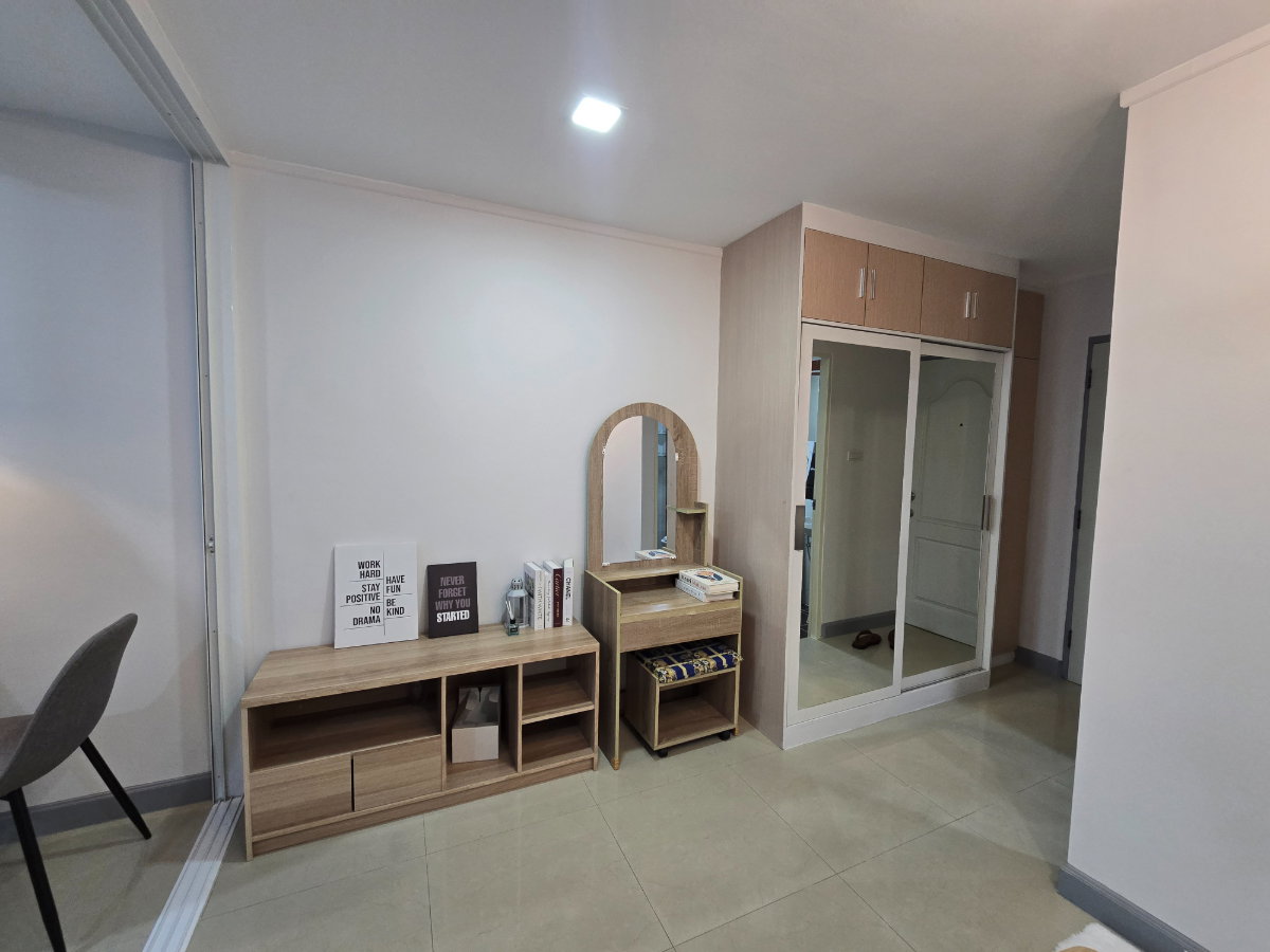 รูป ห้องรีโนเวทใหม่ รีเจ้นท์โฮม 7-1 ตึก B ชั้นสูง ระยะเดินBTS  - รูปที่ 9/12