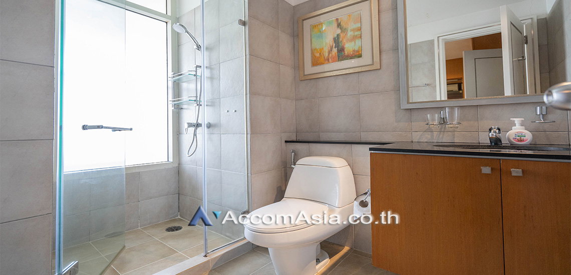 รูป 🔼🔽 AccomA 📩 Elegant wood-accented condo with indoor balcony and city view (1516481) - รูปที่ 12/15