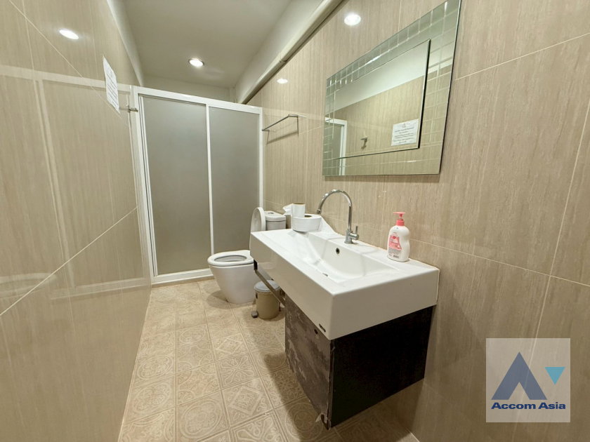 รูป 🔼🔽 AccomA 📩 Newly renovated Homeoffice 3.5 story - Next to Sirinrat & Monarom Building - รูปที่ 20/20