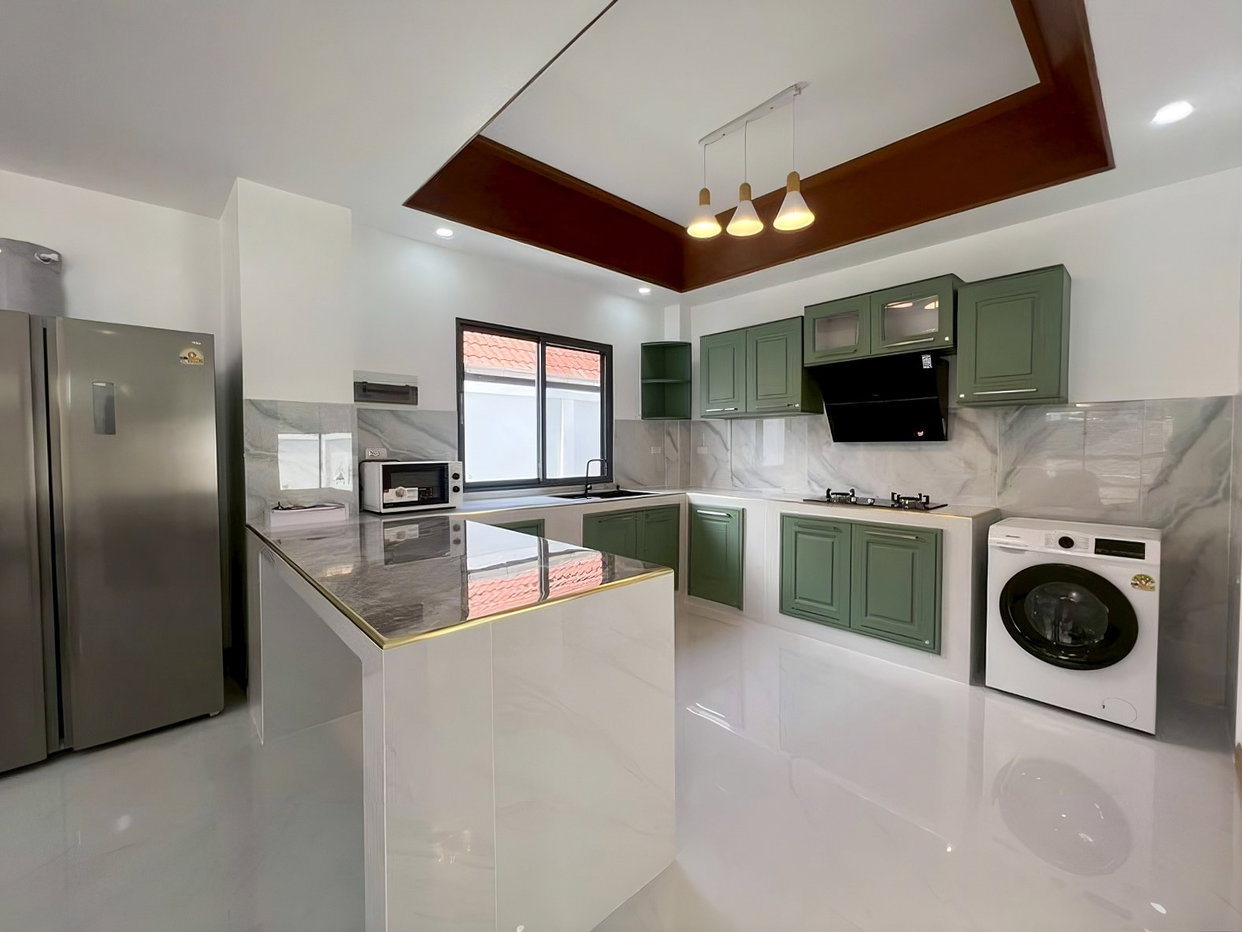 รูป 4 Bedroom Pool Villa for Sale in Chaiyapruek Pattaya - รูปที่ 10/16