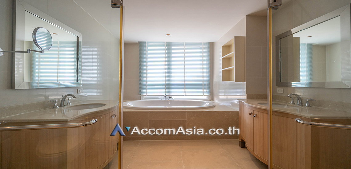 picture 🔼🔽 AccomA 📩 Modern condominium with light wood finishes and clean lines (AA30964) - 8/13