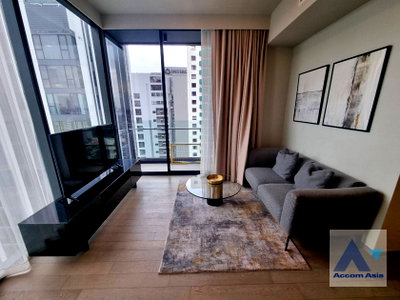 Condos for rent : 🔼🔽 AccomA 📩 Refined condo with sleek design and warm lighting (AA41789)