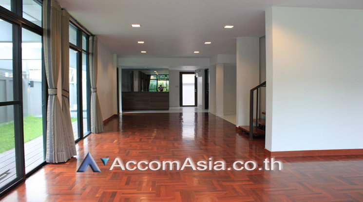 รูป 🔼🔽 AccomA 📩 Pet friendly,Private Swimming Pool 4 BR House in Phra Khanong Nuea (AA21472) - รูปที่ 9/16