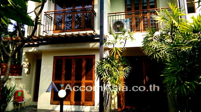 Houses for rent Phramongkutklao College of Medicine : 🔼🔽 AccomA 📩  2 BR House in Khwaeng Sam Sen Nai (49471)