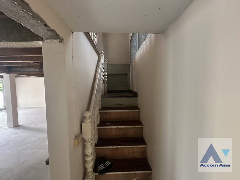 picture 🔼🔽 AccomA 📩 Home Office 2 BR House in Khlong Tan Nuea (AA44738) - 10/17