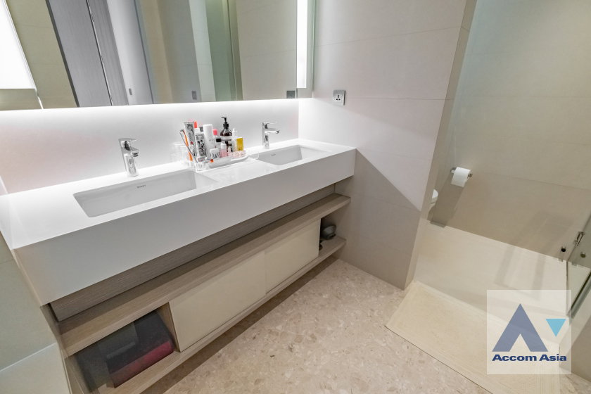 picture 🔼🔽 AccomA 📩 Modern Condominium with City View Balcony - 15/20