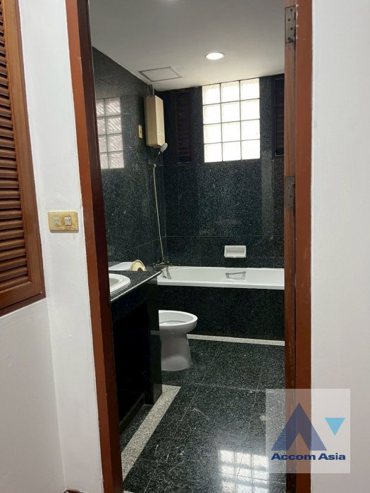picture 🔼🔽 AccomA 📩  4 BR Townhouse in  Lumphini (AA44375) - 12/15