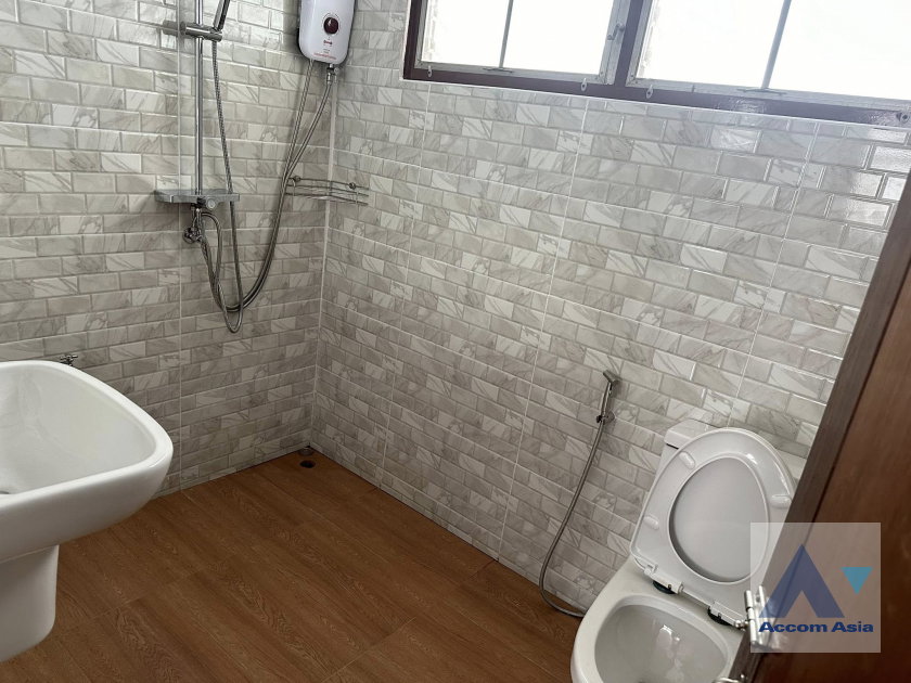 รูป 🔼🔽 AccomA 📩 Fully Furnished,Pet friendly 4 BR House in Bang Chak (AA44794) - รูปที่ 19/20