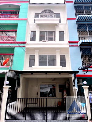 Townhouses for rent BTS Udom Suk : 🔼🔽 AccomA 📩  3 BR Townhouse in Suan Luang (AA43093)