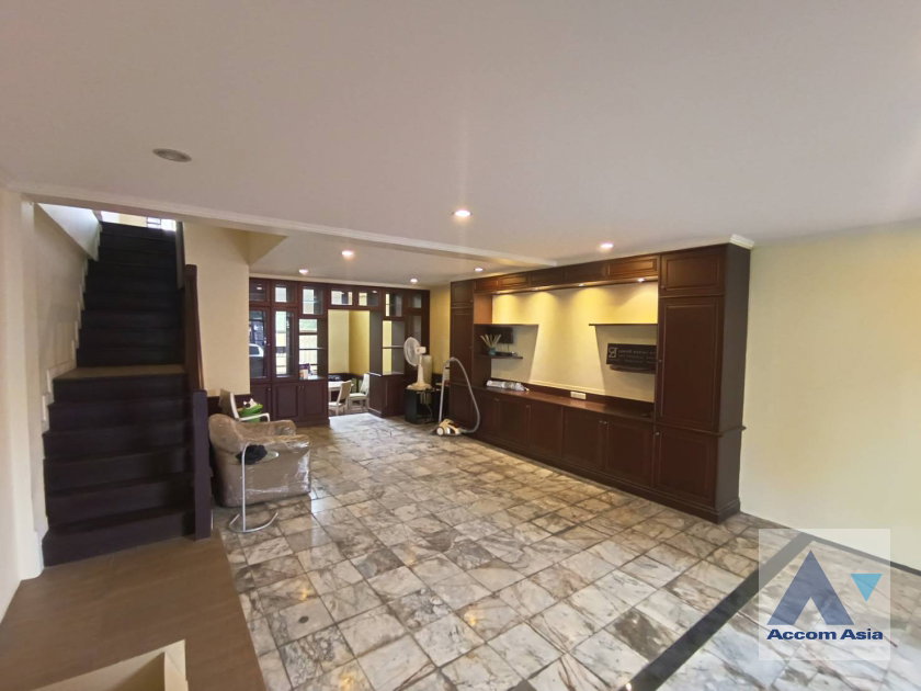 รูป 🔼🔽 AccomA 📩 Simple townhouse for rent in Sukhumvit (AA11183) - รูปที่ 2/20