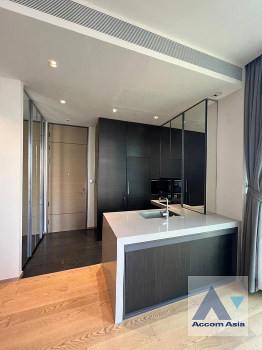 รูป 🔼🔽 AccomA 📩 Modern condominium with dark accents and full glass shower at 28 Chidlom (AA40276) - รูปที่ 2/11