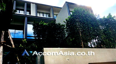 Houses for rent Soi Thonglor (Sukhumvit 55) : 🔼🔽 AccomA 📩 Pet friendly,Private Swimming Pool 4 BR House @ (AA23066)