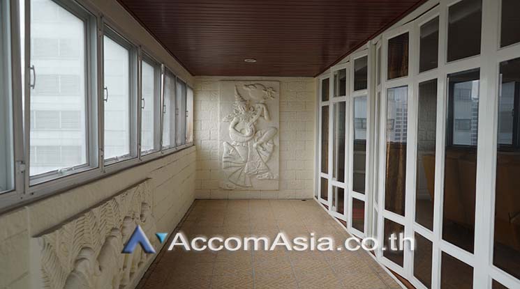 รูป 🔼🔽 AccomA 📩 Huge 4 bedrooms unit at Inter condominium with spacious balcony 9 mins to Nana BTS - รูปที่ 13/16