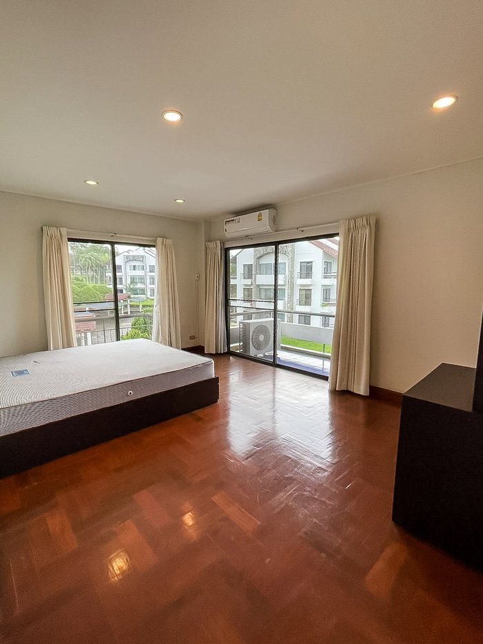 รูป Golf View Condo Home Spacious for Sale with Golf Course View - รูปที่ 5/9