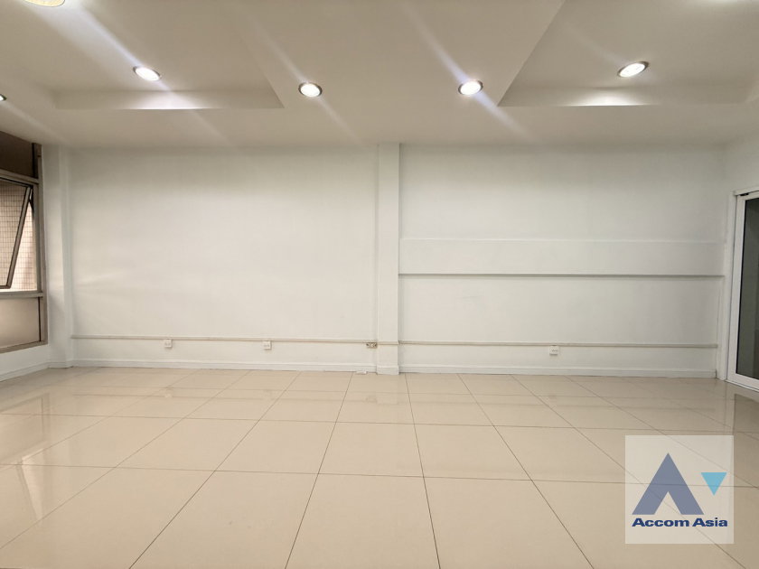 รูป 🔼🔽 AccomA 📩 Newly renovated Homeoffice 3.5 story - Next to Sirinrat & Monarom Building - รูปที่ 13/20